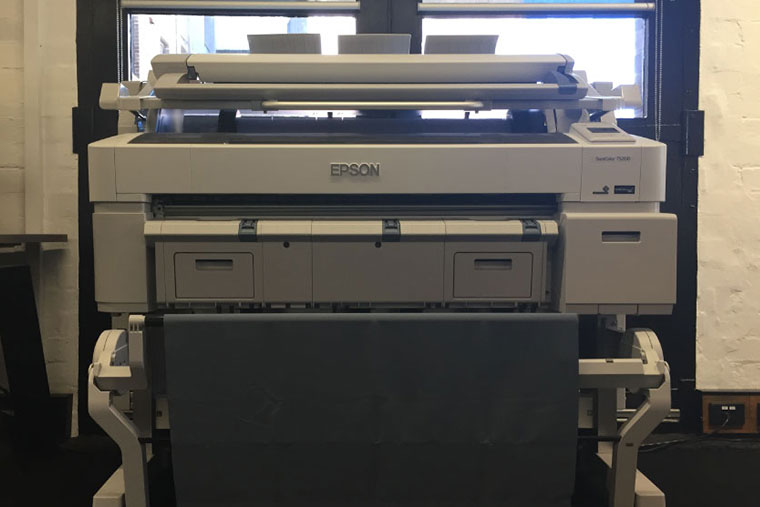 Print shop drawings and construction drawings up to A0 size with our large-format printer